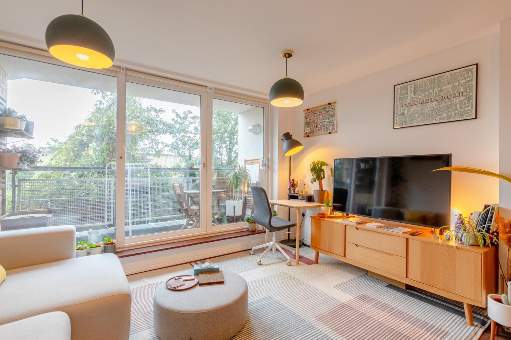 Appartamento Vibrant & Modern 1Bd Flat - Hackney Londra Esterno foto